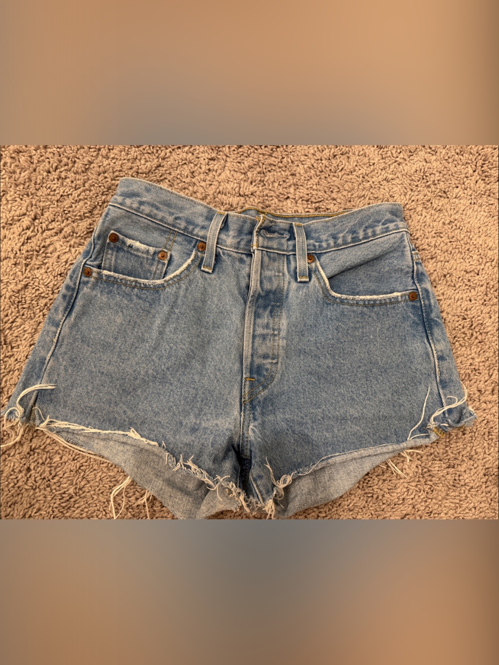 Levi’s 501 high waisted light denim short